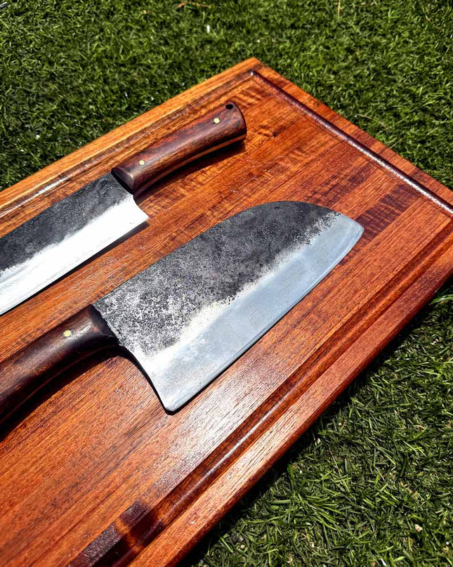 Kit "Nobleza Parrillera" (Tabla L + Cuchillo + Hacha)